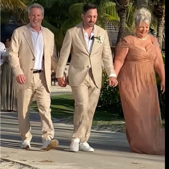 Mother of Bride/Groom shimmery dress very flattering and comfortable. XLP, 16p - Picture 3 of 5